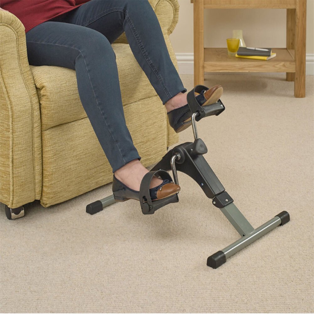 ⁦Small Foldable Home Exercise Machine with Pedals and LCD Screen⁩ - الصورة ⁦4⁩