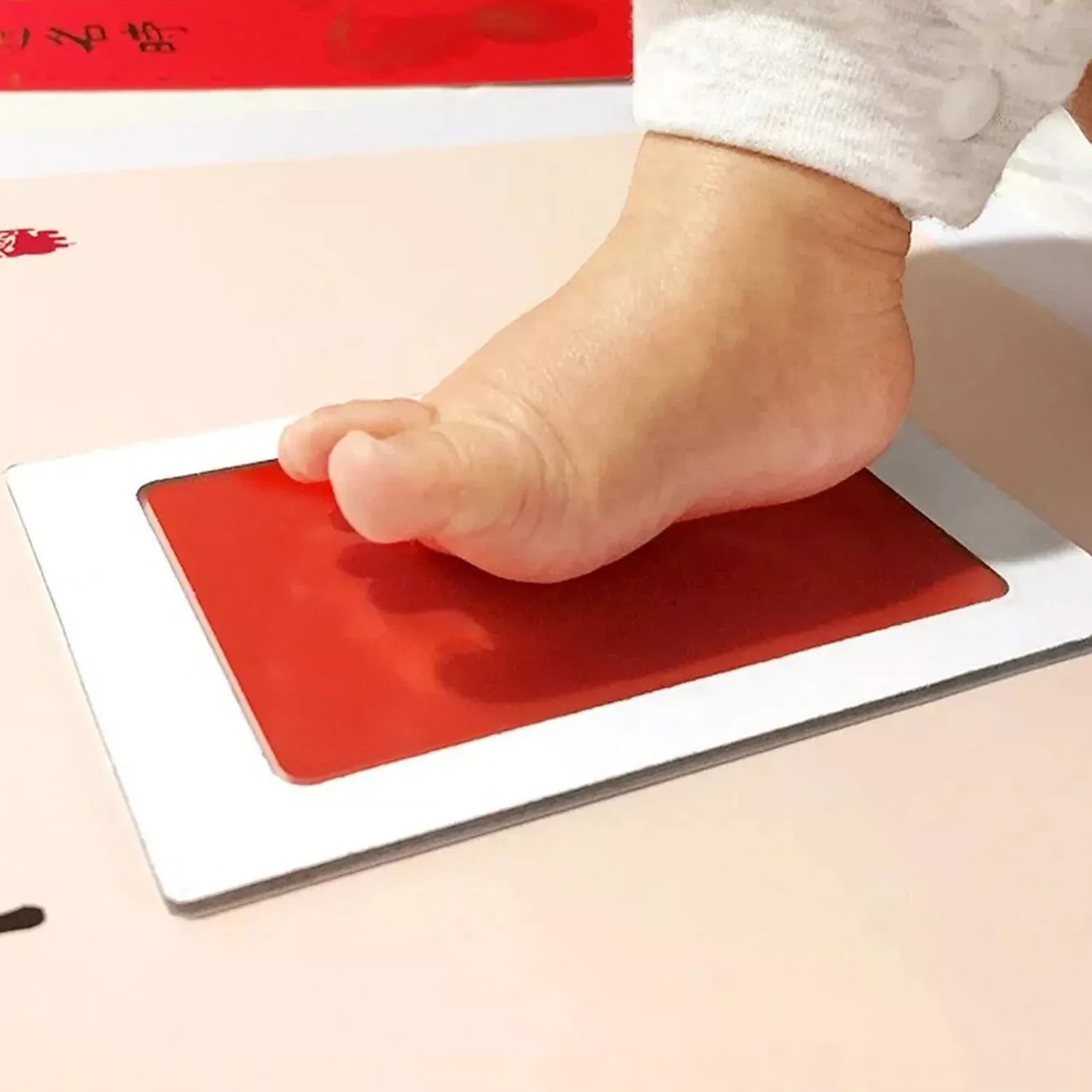 • طابعة بصمة يد وقدم الطفل لون أحمر - الصورة 2